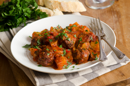 Elisabeth's Albondigas con Piñones en Salsa